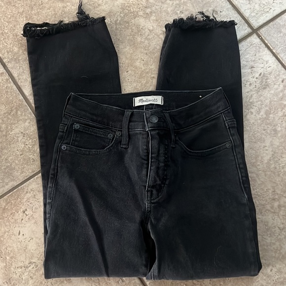 Madewell Petite Cali Demi-Boot Jeans in Edmunds Wash: Raw-Hem Edition - Picture 6 of 7